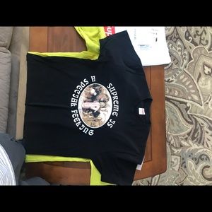 SUPREME Supreme is a special feeling tshirt